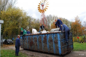 Knutselmateriaal afgeleverd op het WOTterrein