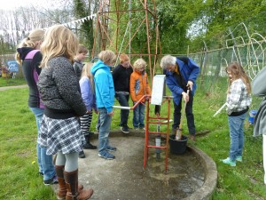 De handpompen waren weer zeer in trek