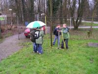 Kinderen douchen met de EMAS-pomp